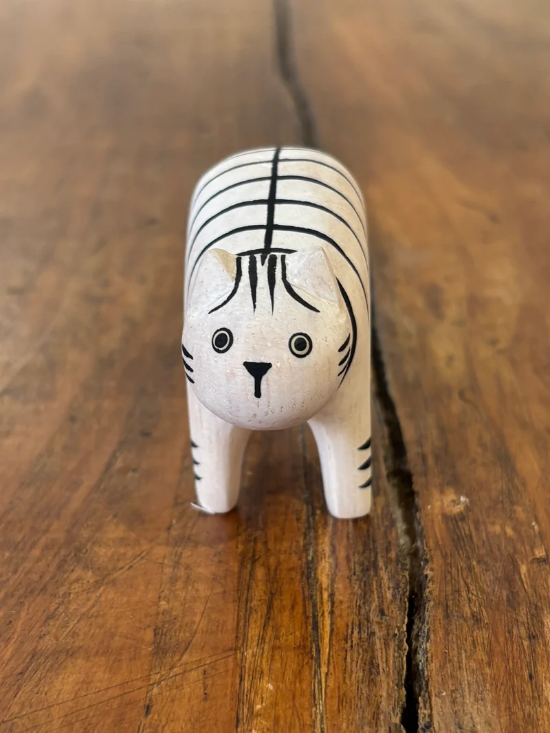 Chat Tigré Figurine en Bois - T-Lab.