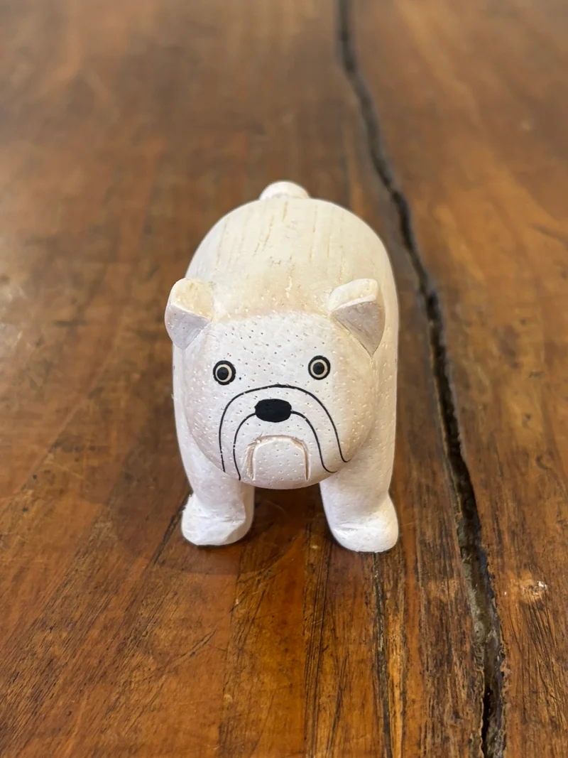 Chien Bulldog Figurine en Bois - T-Lab.