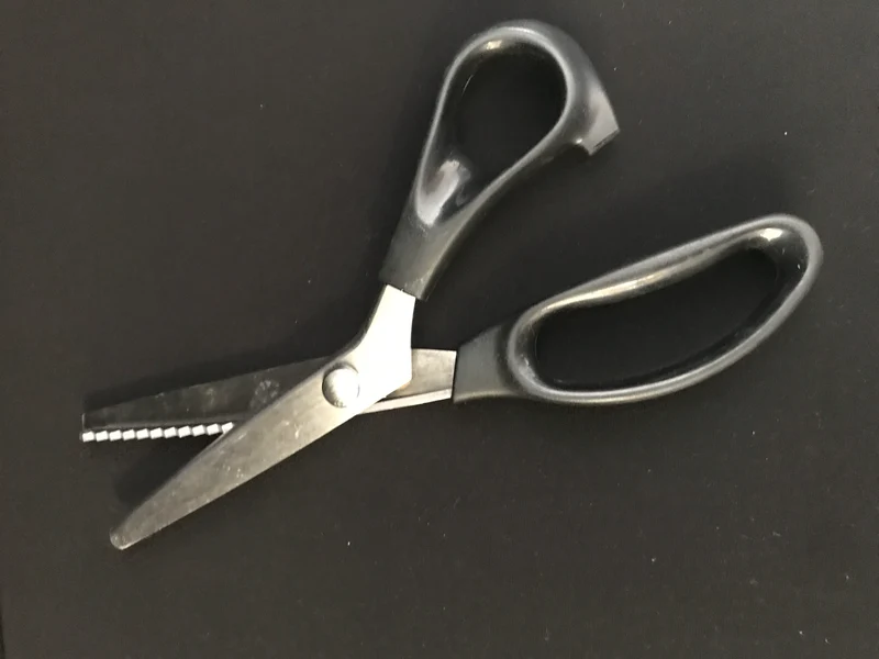 Ciseaux dentelés