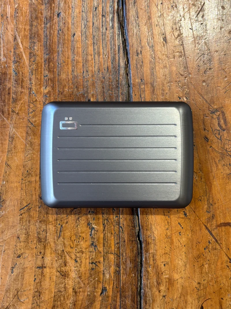 Porte-carte Titanium Strié - Ögon Design